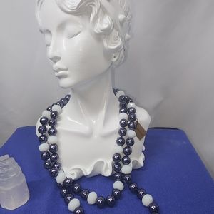 Heidi daus vintage 43 inch blue pearl and white bead necklace